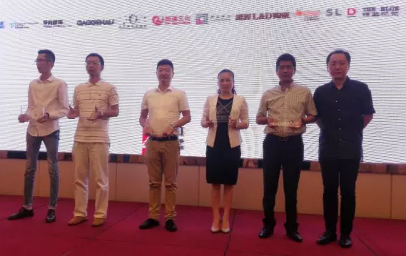 1481599231958618.png blob.png